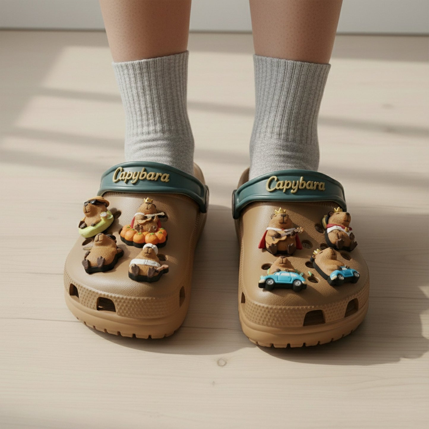 PREMIUM Capybara CLOGS WITH CHARMS LNTH