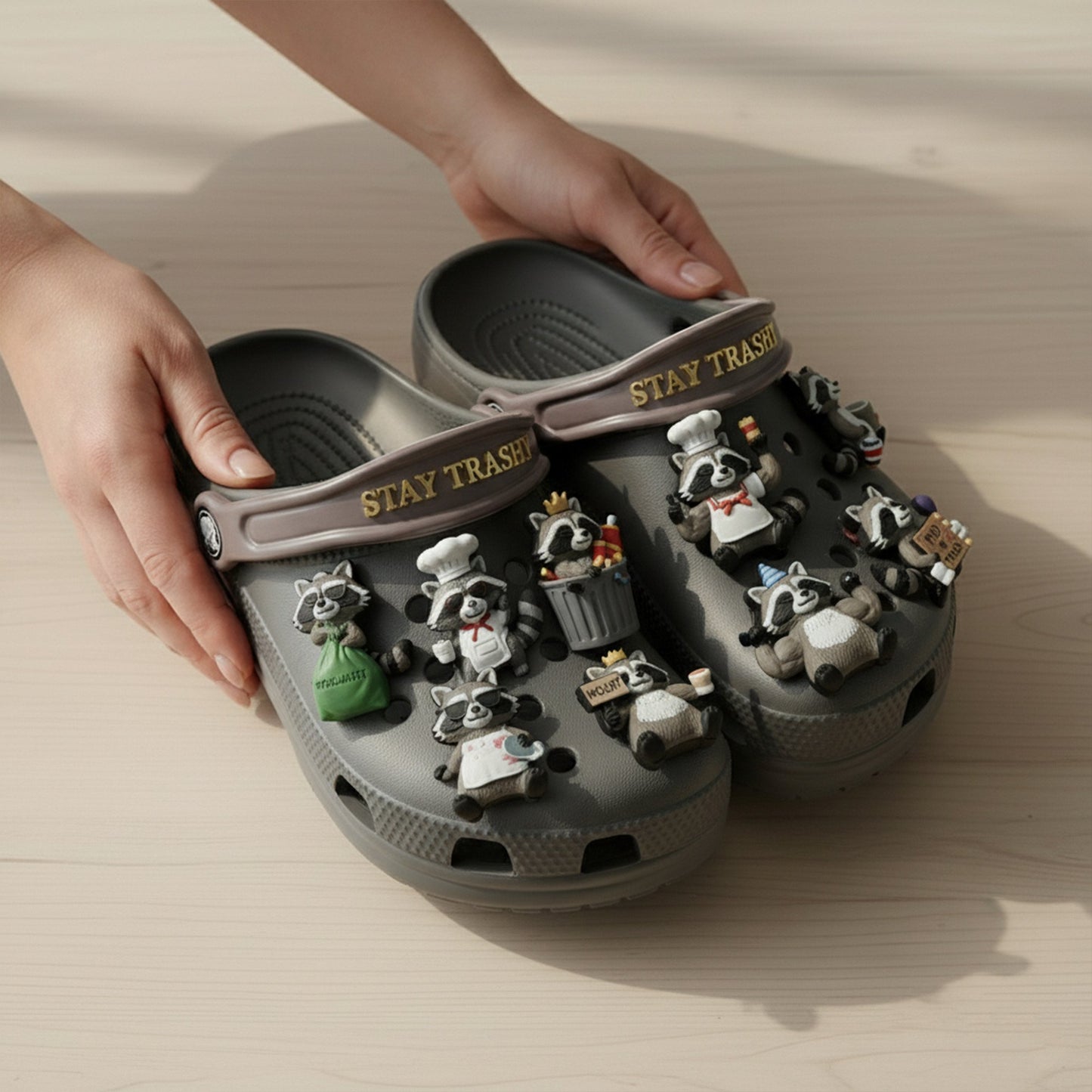 PREMIUM RACCOON CLOGS WITH CHARMS LNTH